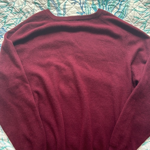 Dark Red/Burgundy V-Neck Cashmere Sweater. In Great Condition, No Damage! - Picture 3 of 3